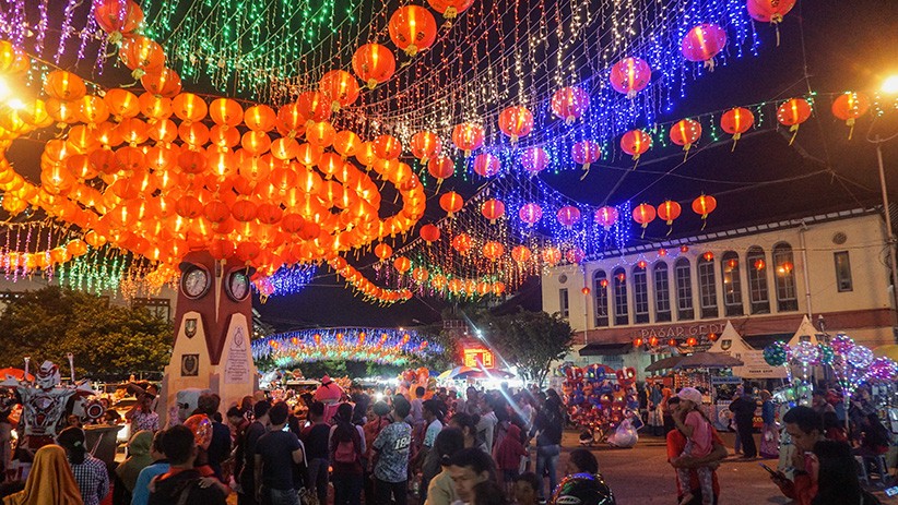 Meriahkan Tahun Baru Imlek, Pasar Gede Solo Dihiasi Lampion - Bagian 2