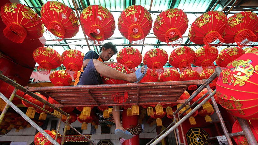 Jelang Imlek, Kelenteng Hian Thian Siang Tee Bio Jakarta Dibersihkan - Bagian 1