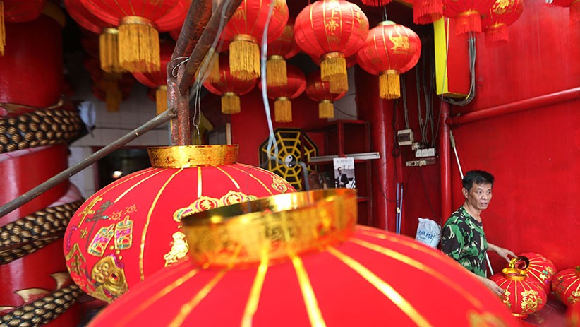 Jelang Imlek, Kelenteng Hian Thian Siang Tee Bio Jakarta Dibersihkan