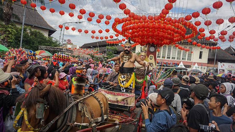 Jelang Imlek, Ribuan Warga Ramaikan Grebeg Sudiro 2020 di Solo - Bagian 1