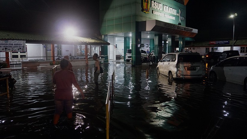 Penampakan RSUD Kraton Pekalongan Terendam Banjir - Bagian 1