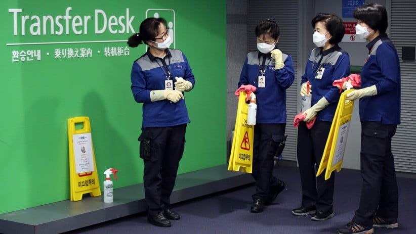 Penumpang China Bawa Virus Corona, Korsel Semprot Bandara dengan Disinfektan - Bagian 4