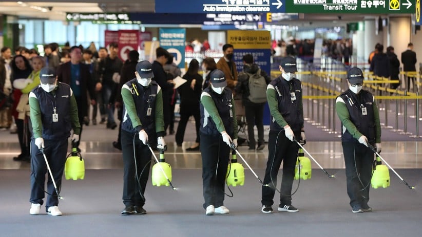 Penumpang China Bawa Virus Corona, Korsel Semprot Bandara dengan Disinfektan - Bagian 2