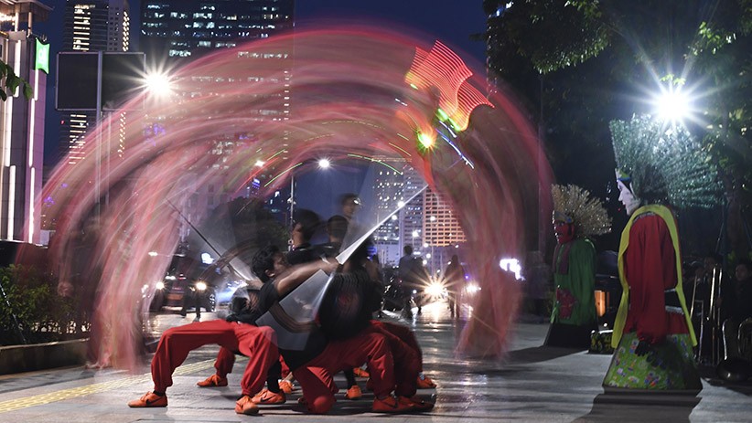 Atraksi Naga Sambut Tahun Baru Imlek di Bundaran HI - Bagian 4