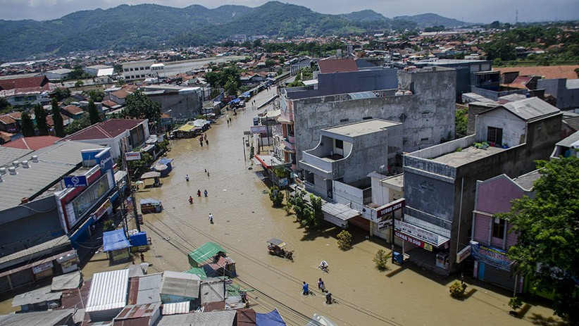 Sungai Citarum Meluap, 7.000 Rumah Terendam Banjir di Bandung Selatan - Bagian 1