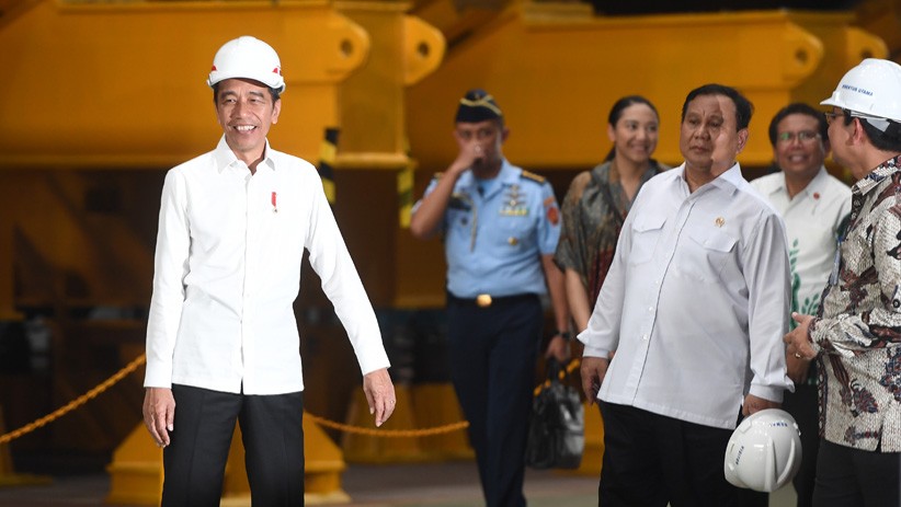 Presiden Jokowi Didampingi Prabowo Tinjau Kapal Selam Buatan PT PAL - Bagian 2