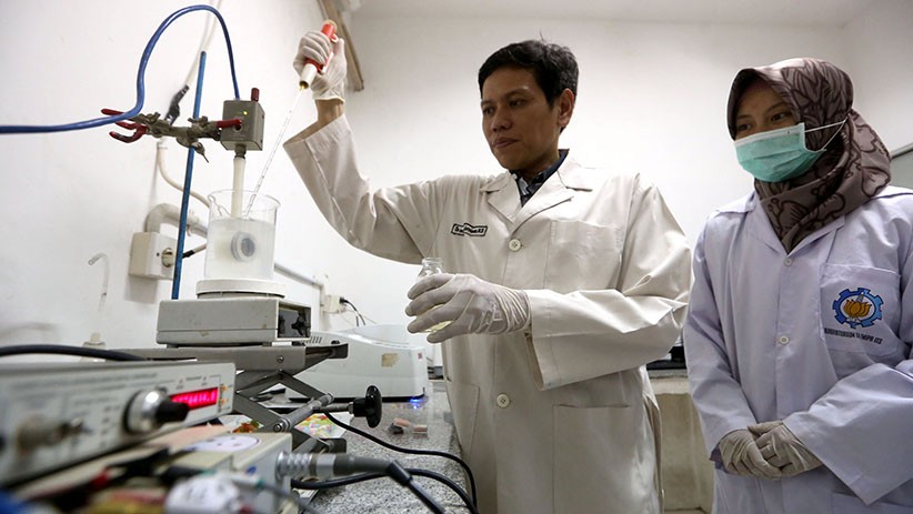 Inovasi Baru, ITS Surabaya Buat Alat Pendeteksi Gelatin Babi - Bagian 1