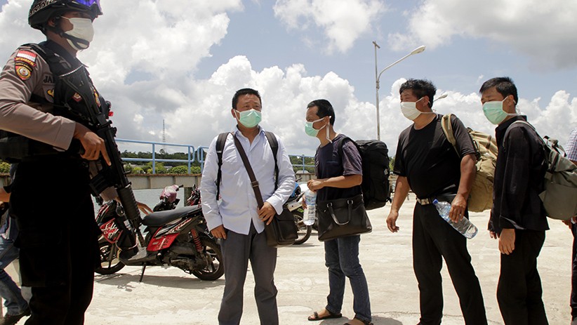 TNI AL dan Polisi Temukan 6 Warga China Terdampar di Perairan Rote Ndao - Bagian 3