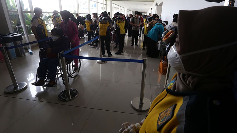 Cegah Virus Korona, KKP Surabaya Cek Kesehatan Penumpang dari China - Bagian 2