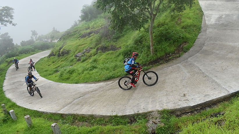 Serunya Gowes Bareng di Tanjakan Gunung Gajah Ponorogo