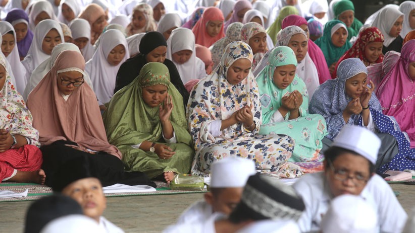 Ratusan Pelajar Surabaya Salat Gaib dan Doa Bersama untuk Gus Sholah - Bagian 4