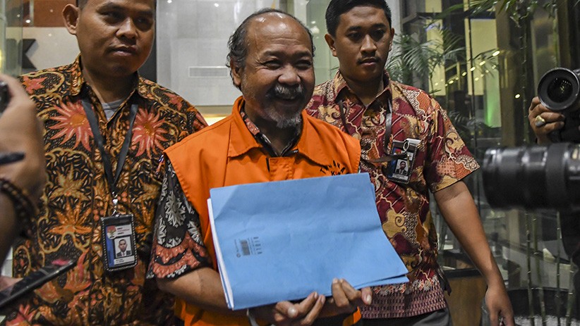 KPK Tahan Mantan Anggota DPRD Kota Bandung Kadar Slamet - Bagian 3