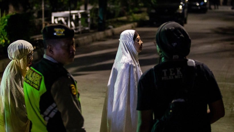 Hadirkan 2 Tersangka, Rekonstruksi Penyiraman Air Keras Novel Baswedan Tertutup - Bagian 3