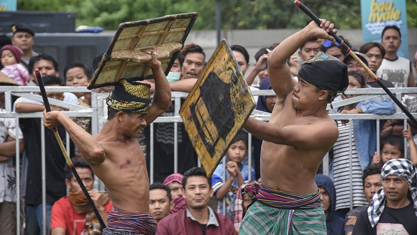 Atraksi Peresean Jadi Sajian Unik saat MotoGP Indonesia 2021 di Mandalika - Bagian 1