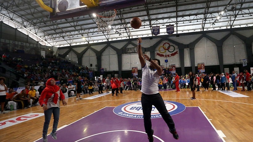 2.000 Guru Olahraga se-Jawa Timur Dapat Ilmu Basket dari Pelatih NBA - Bagian 5