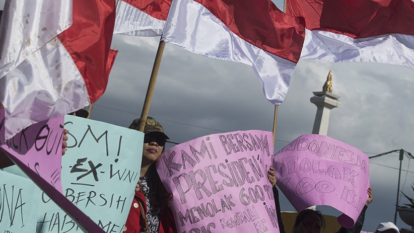Aksi Tolak Pemulangan WNI Eks ISIS di Depan Istana Merdeka - Bagian 1