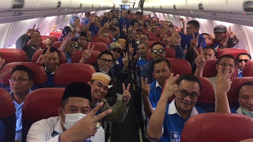 Zulkifli Hasan Sewa Pesawat Kawal 392 Voters Menuju Kongres PAN ke-V - Bagian 2