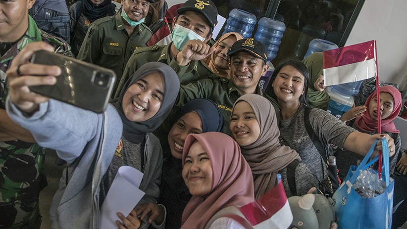 Momen Bahagia 238 WNI Dinyatakan Sehat dan Dipulangkan dari Natuna - Bagian 6