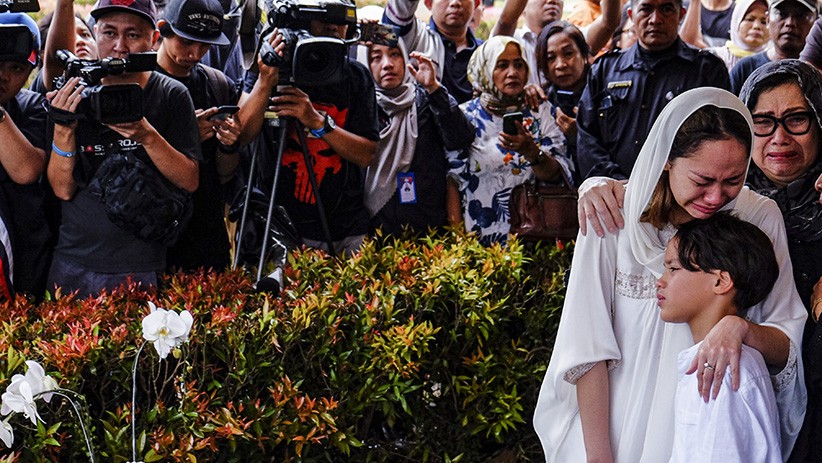 Suasana Haru Pemakaman Ashraf Sinclair, Suami Bunga Citra Lestari - Bagian 3