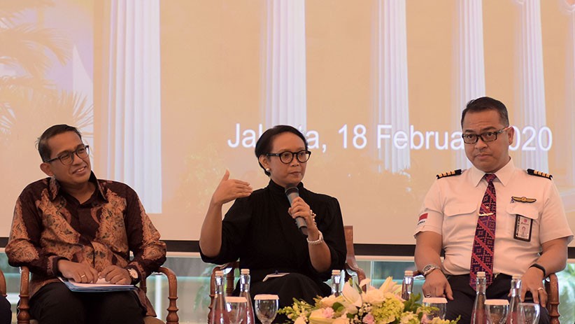 Menlu Sambut Tim Evakuasi WNI dari Wuhan - Bagian 2