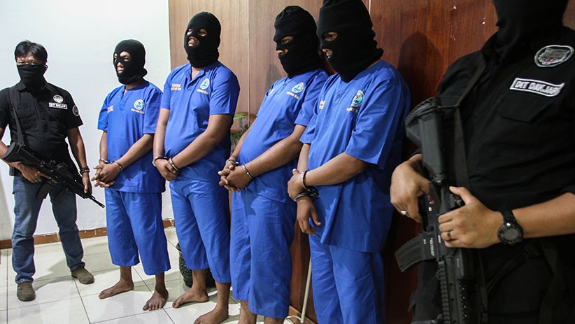 Oknum Polisi Terlibat Penyelundupan 60 Ribu Pil Ekstasi dan 10 Kg Sabu dari Malaysia - Bagian 2