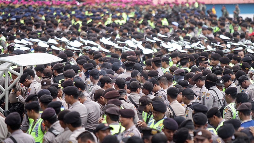 Ribuan Suporter Antre Beli Tiket Final Piala Gubernur Jatim, Persebaya vs Persija - Bagian 3