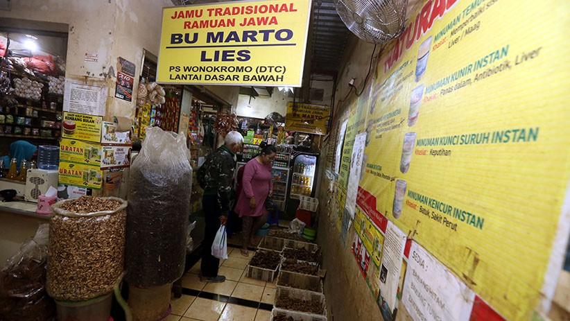 Warga Berburu Empon-Empon di Pasar Wonokromo Surabaya - Bagian 4