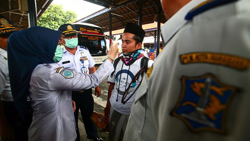 Antisipasi Virus Korona, Dishub Surabaya Cek Suhu Tubuh Penumpang Bus - Bagian 3