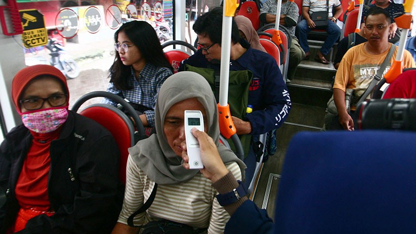 Antisipasi Virus Korona, Dishub Surabaya Cek Suhu Tubuh Penumpang Bus - Bagian 2