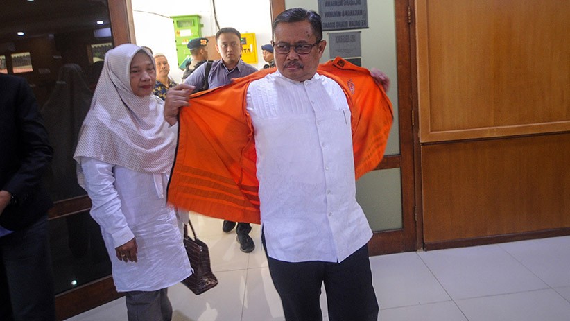 Sidang Perdana, Bupati Indramayu Nonaktif Didakwa Terima Suap Rp3,9 Miliar - Bagian 1