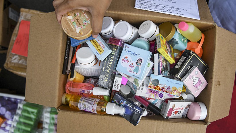 title Remaja Putri Wajib Waspada Peredaran Kosmetik Palsu di Pasar Online Remaja Putri Wajib Waspada Peredaran Kosmetik Palsu di Pasar Online