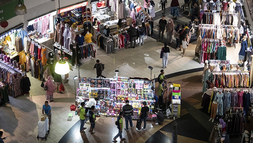 Pasar Tanah Abang Sepi Pembeli, Omzet Pedagang Turun Drastis - Bagian 1