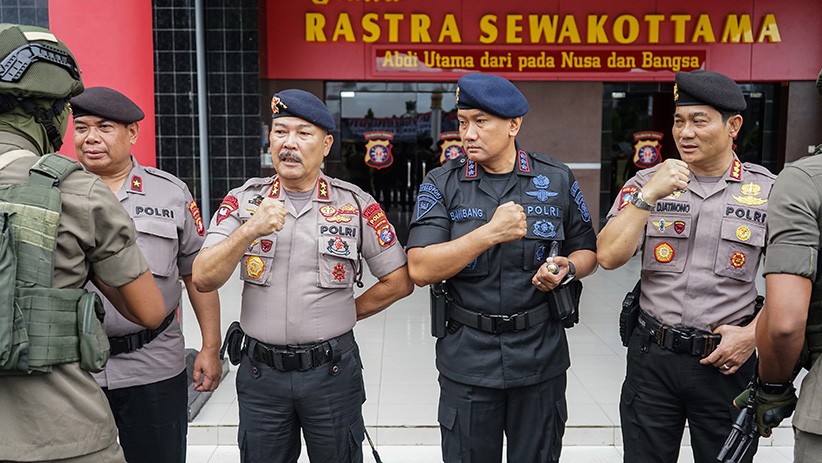 Tingkatkan Keamanan, 100 Personel Brimob Polda Kalteng Berangkat ke Papua - Bagian 3