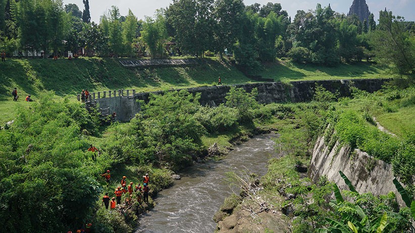 Tim SAR Lanjutkan Pencarian Korban Hanyut di Sungai Opak Sleman - Bagian 2