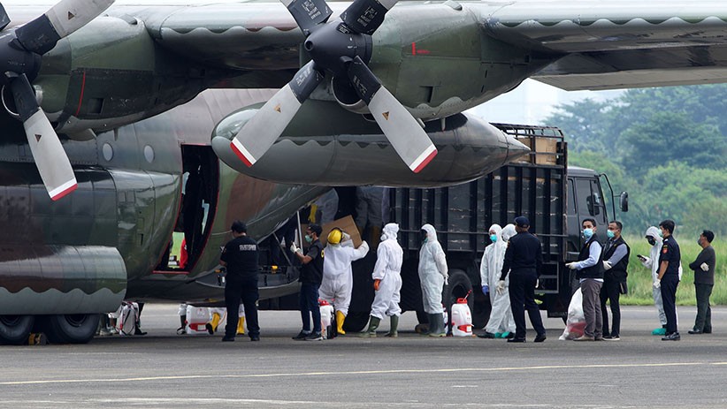 Alat-Alat Kesehatan untuk Penanganan COVID-19 dari China Tiba di Lanud Halim - Bagian 2