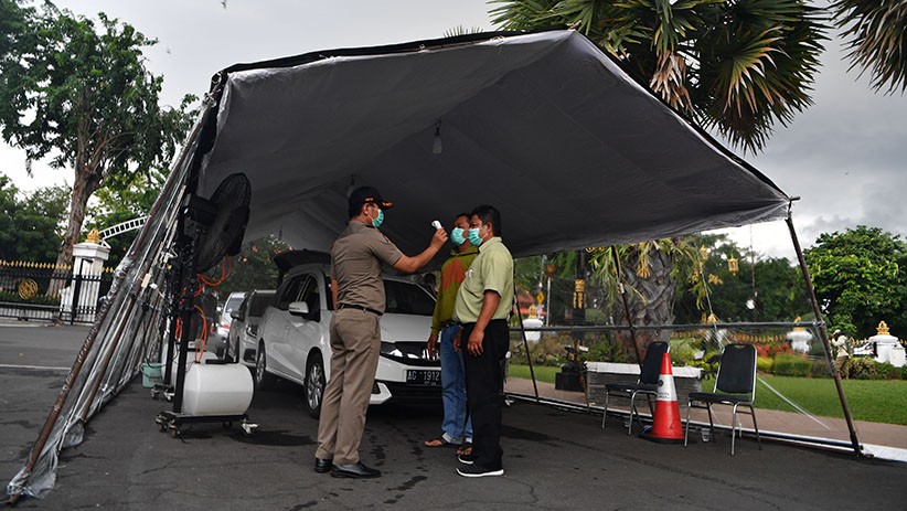 Penampakan Bilik Penyemprotan Disinfektan untuk Kendaraan Bermotor di Surabaya - Bagian 4