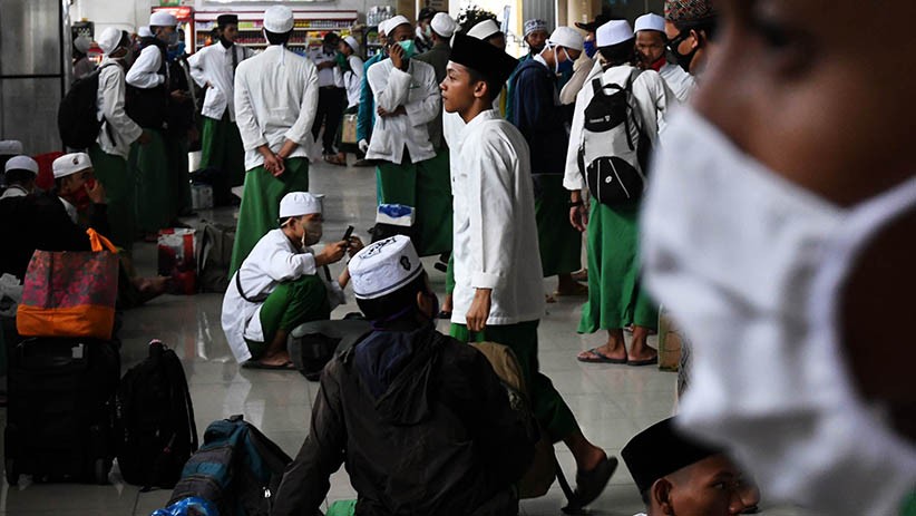Cegah Corona Masuk Lingkungan Pesantren, 10.000 Santri di Pasuruan Dipulangkan - Bagian 4