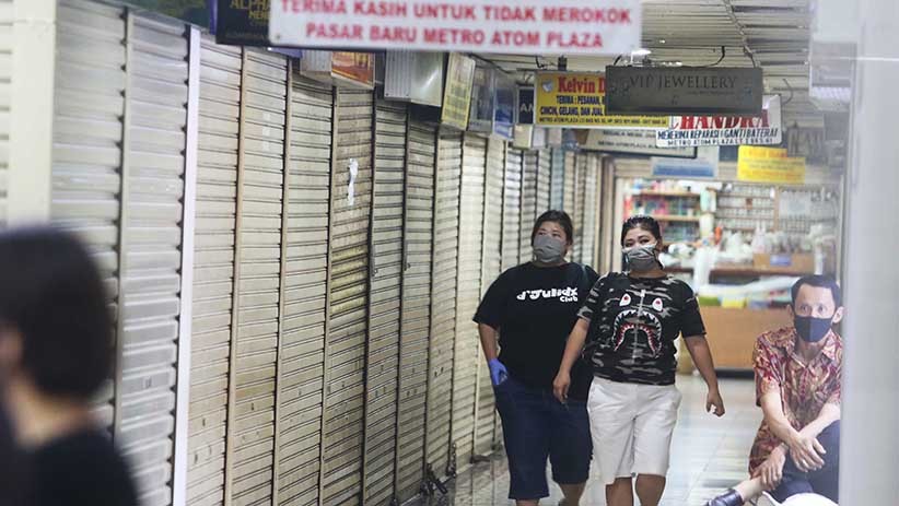 Dampak COVID-19, Pedagang Metro Atom Plaza Pasar Baru Tutup Toko - Bagian 3