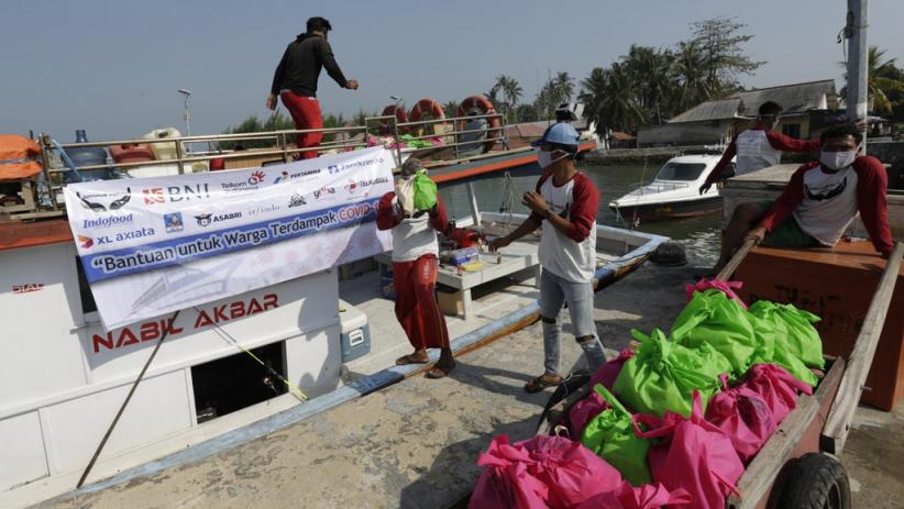 Jurnalis Peduli Salurkan Bantuan untuk Warga Terdampak Covid-19 di Pulau Tunda - Bagian 1