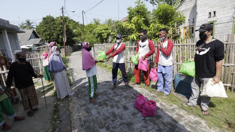 Jurnalis Peduli Salurkan Bantuan untuk Warga Terdampak Covid-19 di Pulau Tunda - Bagian 2