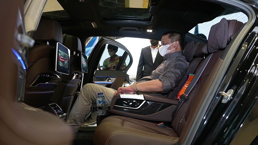 BMW Indonesia Sediakan BMW 730Li M Sport untuk Layanan Penumpang Garuda - Bagian 3