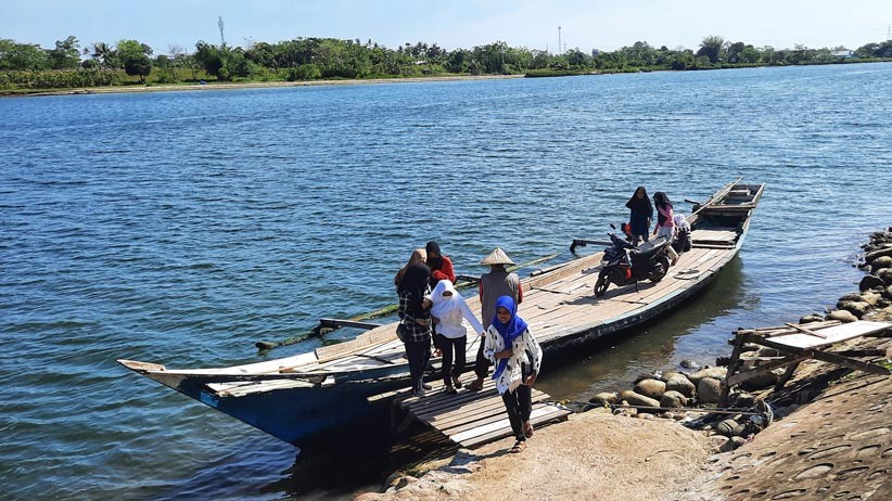 Menghemat Waktu Tempuh, Perahu Penyeberangan di Sungai Jeneberang Tetap Jadi Pilihan - Bagian 4