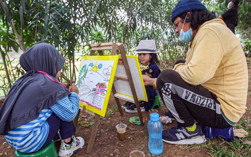 Tingkatkan Motorik dan Kreativitas, Anak-anak Belajar Mewarnai Gambar Tokoh Film - Bagian 3