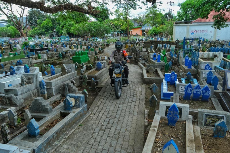 Dirikan Tempat Belajar di Kuburan, Begini Kepedulian Aiptu Paleweri Terhadap Anak Miskin  - Bagian 6