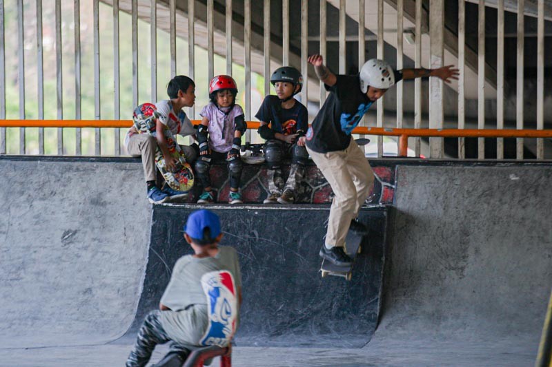 Sempat Ditutup Saat PPKM Darurat, Skatepark Pasar Rebo Kembali Ramai - Bagian 3