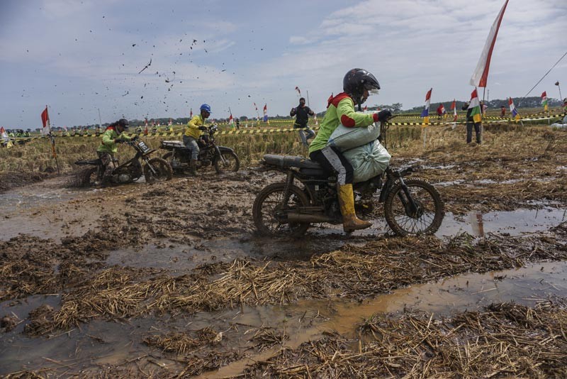 Ini Potret Keseruan Balap Motor Gabah di Kabupaten Batang - Bagian 3