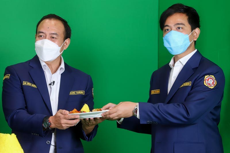 Gibran Hadiri Syukuran HUT Ke-61 Karang Taruna dan Doa Lintas Agama  - Bagian 4