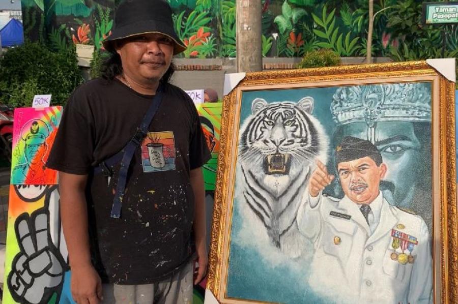 CFD Depok, Lukisan Dedi Mulyadi bersama Harimau Putih Jadi Sorotan Warga
